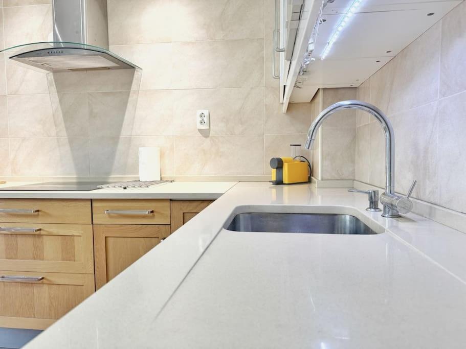 Pascoal De Melo Flat By Homeful Homes *