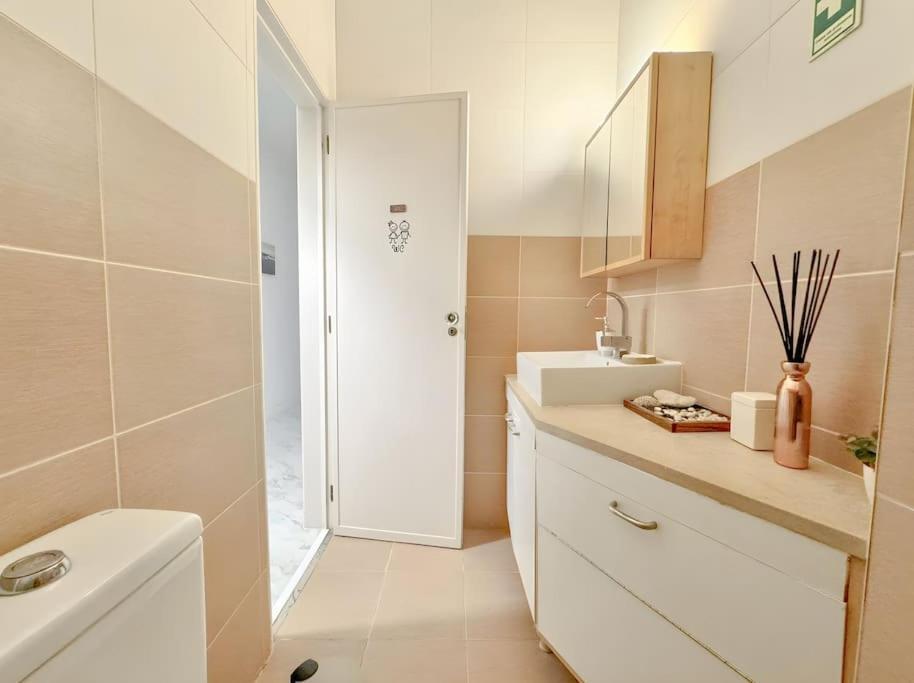 Pascoal De Melo Flat By Homeful Homes Apartment *